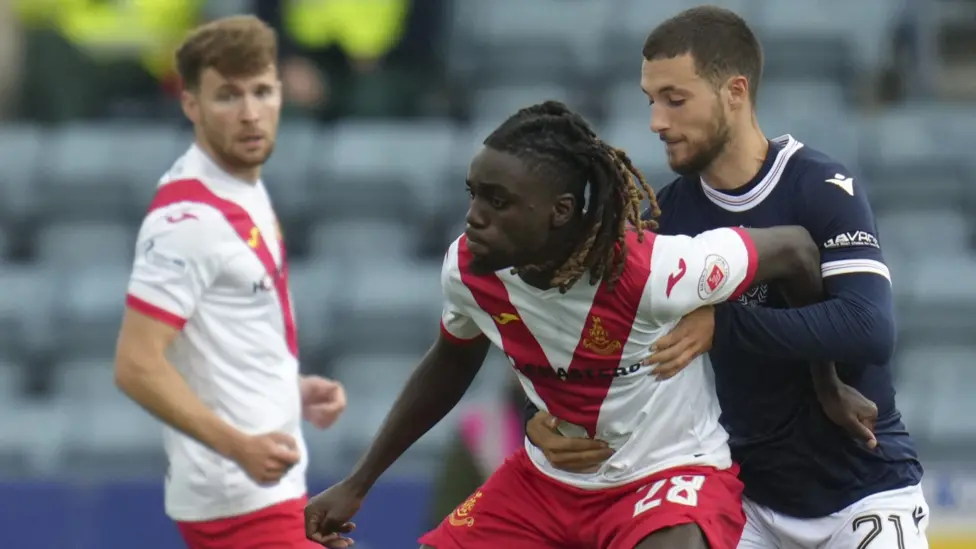 Stones datangkan Agyemang dari Morecambe dengan status pinjaman