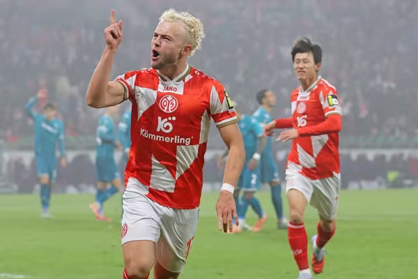 Gol penentu kemenangan Lee di menit-menit akhir membawa Mainz mengalahkan Fiorentina untuk tetap sempurna di Conference League